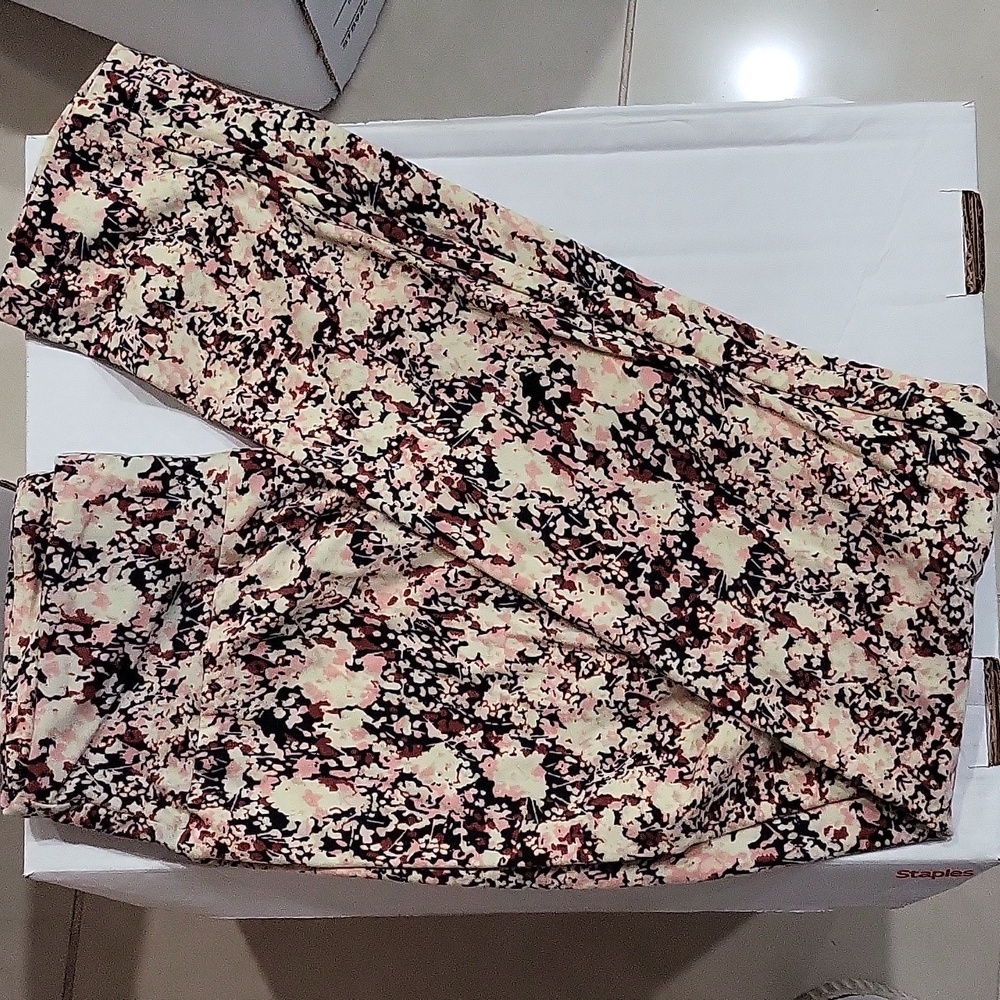 LuLaRoe Floral Print Leggings One Size Like New
